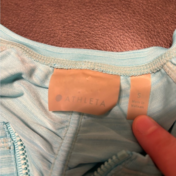 Athleta Pacifica Illume UPF fitted top; woman’s small; great condition - Picture 6 of 6